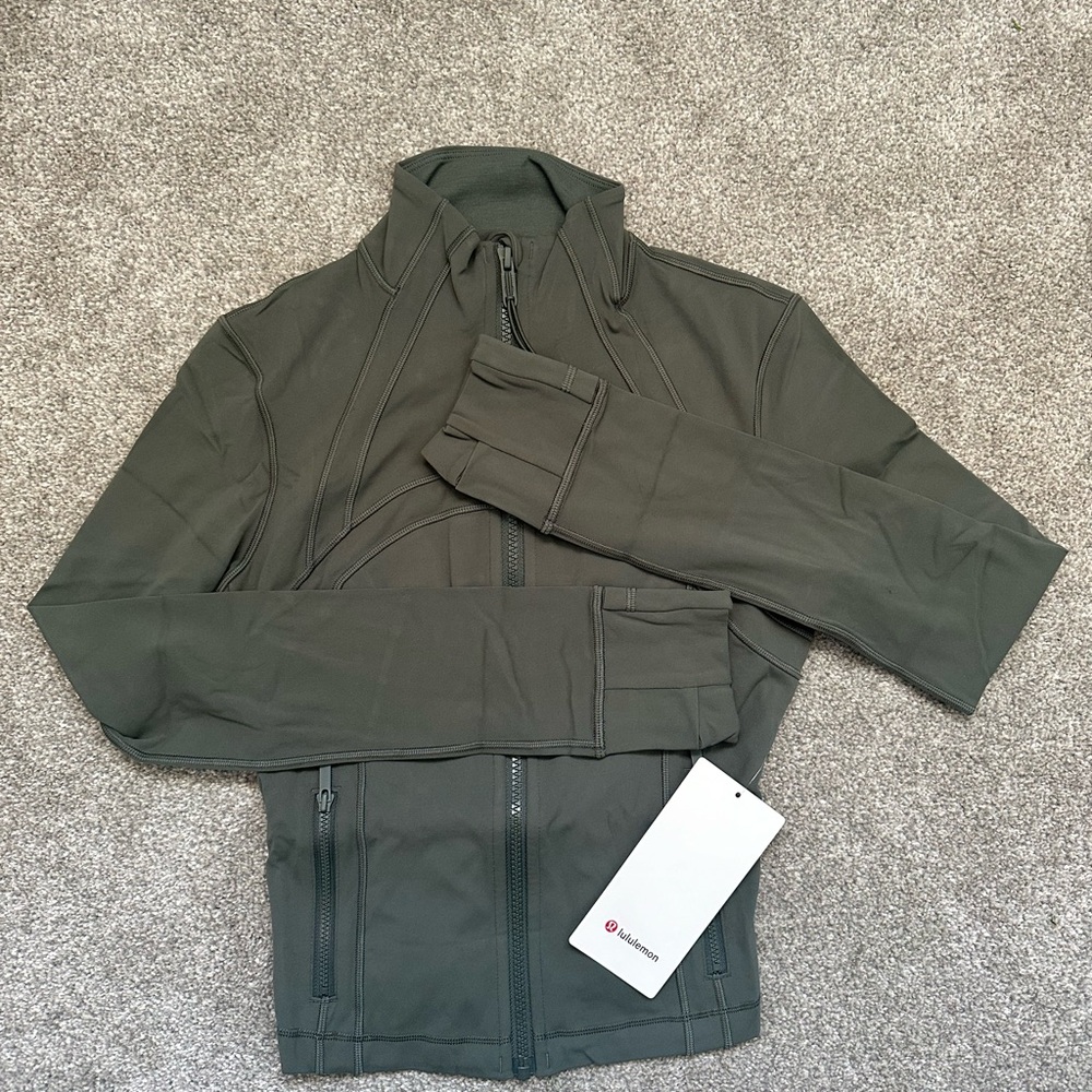 NWT - Palm Deco Define Cropped Jacket Nulu